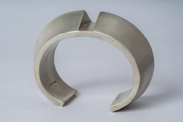 Crescent Rift Bracelet (Wedge Var., 30mm, AS)