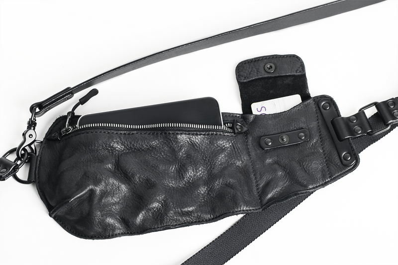 IKO BLACK CROSSBODY BAG