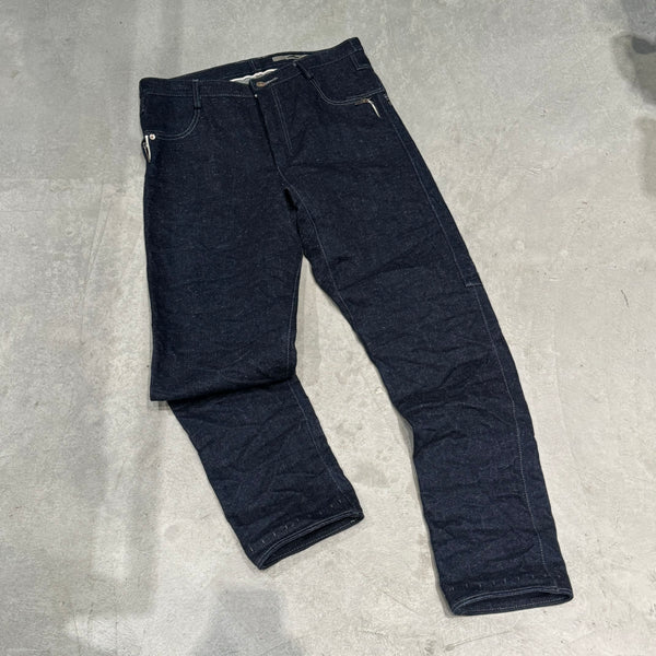 DISPLACEMENT SEAM JEANS