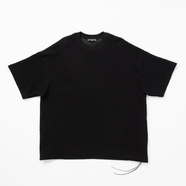 DEBOSSED TEXTURED TEE