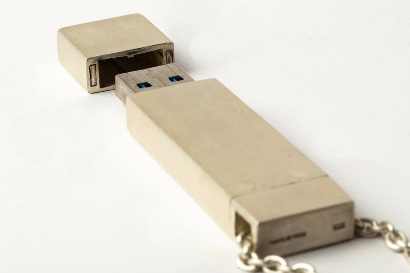 Short USB Necklace V5