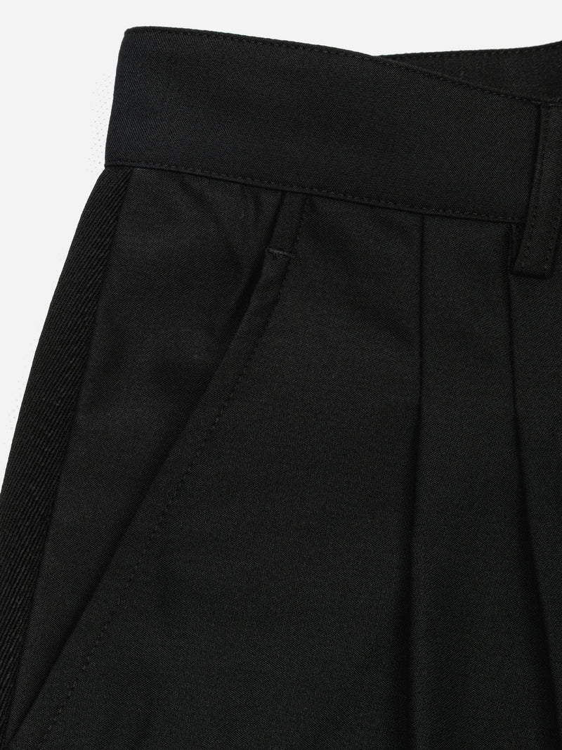 STAFF UNIFORM RAW EDGE SHORTS