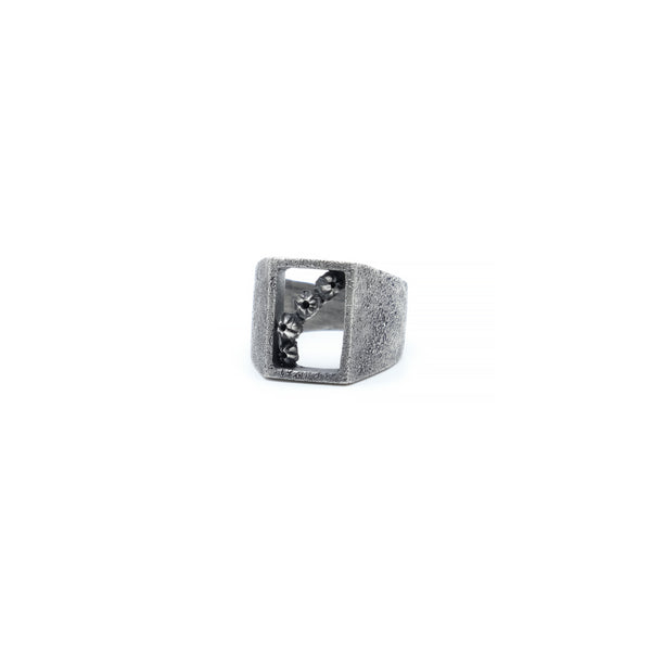 RECTANGULAR SIGNET RING WITH BARNACLES