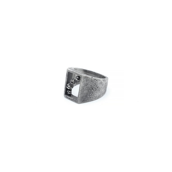 RECTANGULAR SIGNET RING WITH BARNACLES