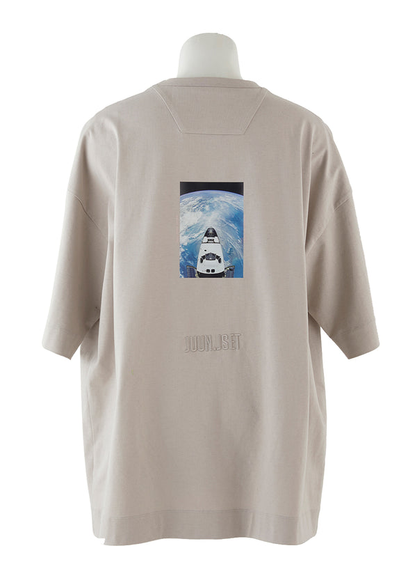 BEIGE GRAPHIC OVER FIT TSHIRT